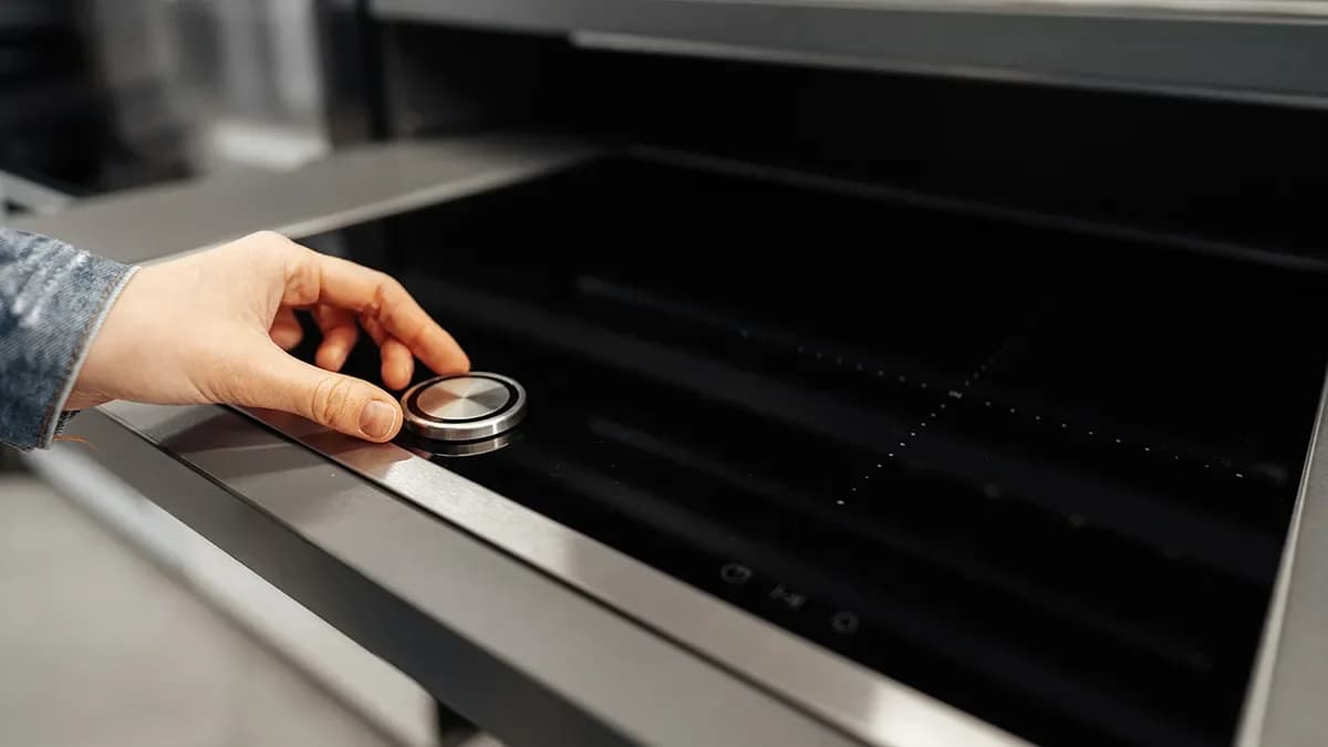 Controls on an electric cooking hob